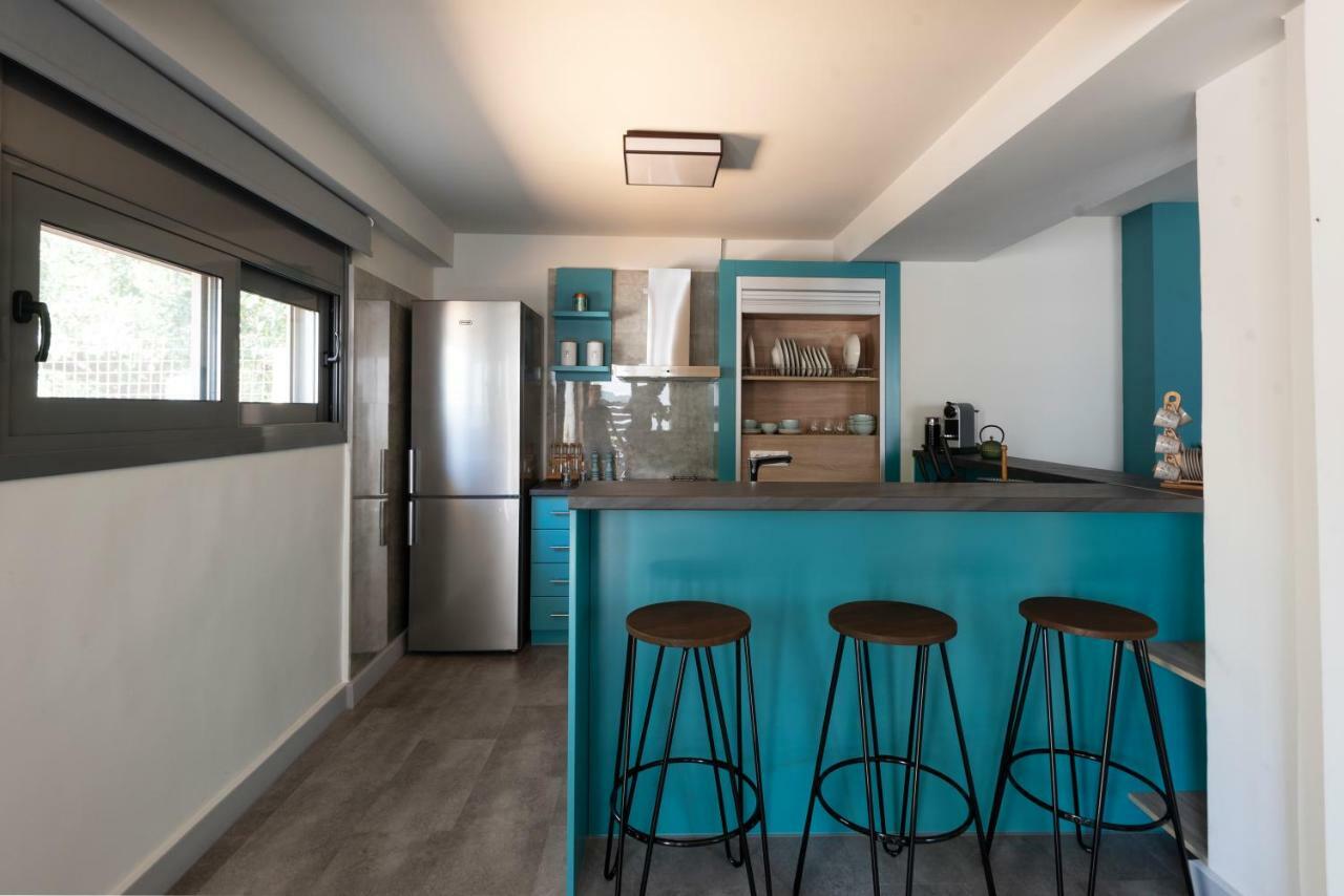 Groundfloor 2Br Apt With Smallyard Near The Heart Of Каламата Экстерьер фото